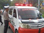 Video Polisi Setop Ambulans Ugal-ugalan Padahal Tak Bawa Pasien di Solo, Sopir Diperiksa