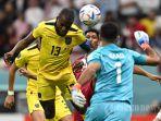 striker-timnas-ekuador-enner-valencia-kiri-menyundul-bola-untuk-mencetak-gol-pertama.jpg