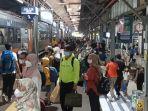suasana-arus-balik-lebaran-di-stasiun-tawang-semarang.jpg