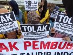 tolak-pembubaran-hti_20170719_173026.jpg