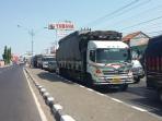 truk-dan-kendaraan-berat-masih-mendominasi-jalur-mudik-pantura-timur_20150710_162138.jpg