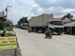 truk-kontainer-mengalami-mogok-di-jepara.jpg