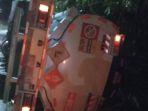 truk-tangki-terguling-di-Jalan-Blora-Rembang.jpg