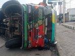 truk-terguling-di-kaligawe5.jpg
