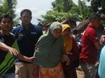 umi-ajak-pulang-anaknya-bilang-mau-dimandikan-ternyata-sampai-di-rumah-digorok-lehernya_20161204_154931.jpg