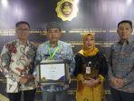 upati-Jepara-H-Edy-Supriyanta-didampingi-Kepala-Dina.jpg