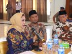 video-converence-siti-masitha-pantau-jemaah-haji_20170825_114319.jpg