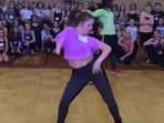 video-dance-gadis-cantik-bertangan-satu-menginspirasi-dunia.jpg