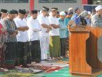 warga-binaan-pemasyarakatan-di-lapas-kelas-1-kedungpane-menggelar-sholat-istisqa.jpg