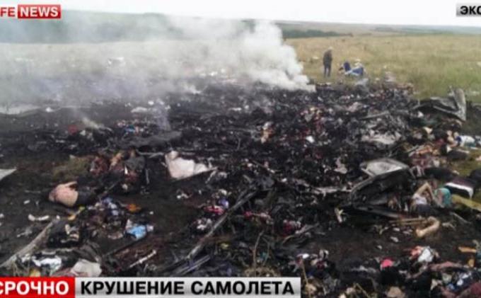 Ini Foto Pesawat Malaysia Airlines MH17 Jatuh di Ukraina - mh17_jatuh_di_rusia_17_juli_2014.jpg