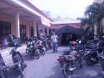 kelud_pengungsi_di_halmaan.jpg<pf>kelud_pengungsi_antre_amck.jpg<pf>kelud_pengungsi_kediri_di_emperan.jpg<pf>kelud_pengungsi_di_tenda.jpg
