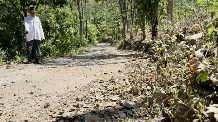 12 Tahun Tidak Disentuh Perbaikan, Jalan Desa Wonosunyo Gembira Dibangun Tahun Ini