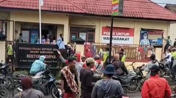 DIGERUDUK: Polsek Ijen dikabarkan digeruduk oleh sejumlah warga pada Senin (17/11/2025).