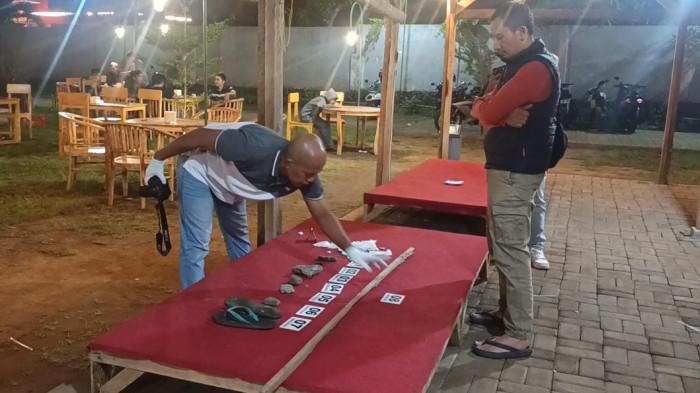 Ratusan Orang Berpakaian Hitam dan Bawa Sajam Serang Kafe di Probolinggo, Pengunjung Ketakutan