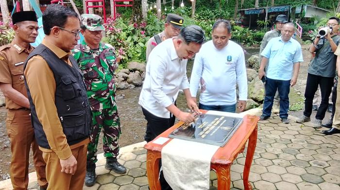 Dorong Promosi Wisata Alam Lereng Argopuro, Bupati Jember Resmikan Kampung Durian Pakis
