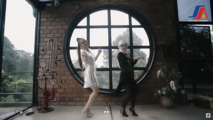 Lirik Lagu No Comment yang Dipopulerkan Tuty Wibowo dan Bunda Corla, Viral di Medsos Seperti TikTok