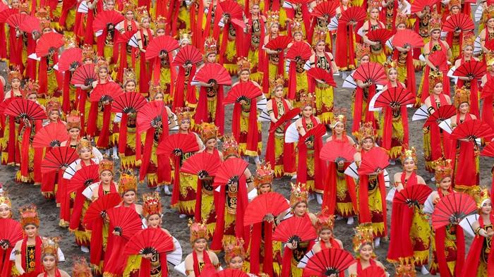 13 Tahun Gandrung Sewu, Kemenpar: Bukti Konsistensi Banyuwangi Menjaga Kearifan Lokal - gandrung-7.jpg