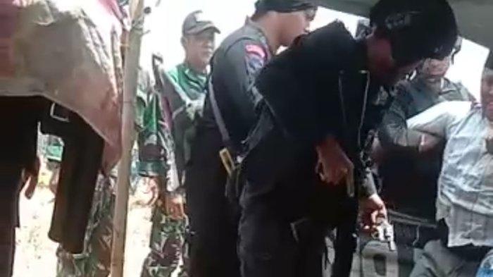 Pilkades di Bangkalan Madura, Polisi Sita Senjata Api dari Seorang Pria di sekitar TPS