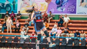 Aksi-Diestya-Prameiswari-nomor-punggung-lima-saat-melakukan-layup-di-DBL-Jember-2025.jpg