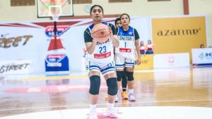 Aksi-Farah-Aqilah-Firdausi-nomor-punggung-23-saat-melakukan-free-throw-di-DBL-Jember-2025.jpg