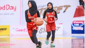 Aksi-Fidyawati-Ningsih-nomor-punggung-dua-di-laga-SMAN-2-Lumajang.jpg