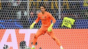 Aksi-Yann-Sommer-saat-memperkuat-Inter-Milan-di-Liga-Champions-melawan-Barcelona.jpg