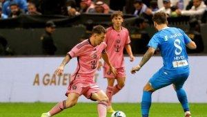 Aksi-bintang-Inter-Miami-Lionel-Messi-dalam-laga-uji-coba-kontra-Al-Hilal-di-Riyadh.jpg