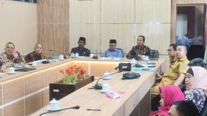 DIKURANGI-Rapat-Kerja-anggaran-di-ruang-Komisi-A-DPRD-Jember.jpg