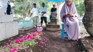 Denada-di-makam-emilia-contessa.jpg