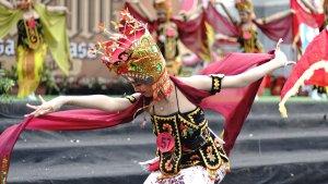 Festival-Gandrung-Sewu-Dari-Masa-ke-Masa.jpg