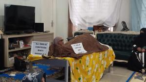 Jenazah-Emilia-Contessa-di-rumah-duka-di-Banyuwangi.jpg