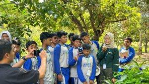 Kegiatan-siswa-siswa-di-Kebun-Raya-Purwodadi.jpg