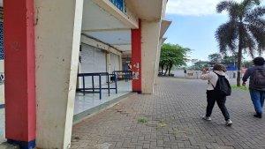Kios-pedagang-kaki-lima-PKL-di-kawasan-Stadion-Kanjuruhan-kini-tidak-boleh-lagi-berjualan.jpg