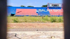 Kondisi-lapangan-Stadion-Kanjuruhan-Jumat-962023.jpg