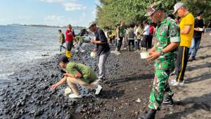 LINGKUNGAN-Penanaman-mangrove.jpg