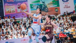 MENDOMINASI-Aksi-Nikita-Adriana-di-babak-Fantastic-Four-Honda-DBL.jpg