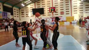 MENDOMINASI-Pertandingan-basket-putri-SMAN-2-Lumajang.jpg