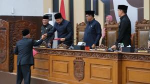 PARIPURNA-Bupati-Pasuruan-Rusdi-Sutejo-dan-Wakil-Bupati-KH-Shobih.jpg