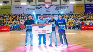 Para-pemenang-suporter-terbaik-di-ajang-Honda-DBL-with-Kopi-Good-Day-2025-East-Java-East.jpg