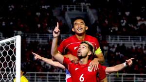 Pemain-Timnas-Indonesia-Sandy-Walsh-dan-Rizky-Ridho-selebrasi-usai-menjebol-gawang-Taiwan.jpg