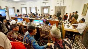 RAPAT-Rapat-koordinasi-lintas-kementerian.jpg