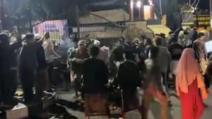 RICUH-Kericuhan-yang-terjadi-di-Polres-Lumajang-Minggu-1392025-malam.jpg