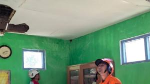 RUSAK-Guncangan-gempa-bumi-berkekuatan-60-magnitudo.jpg