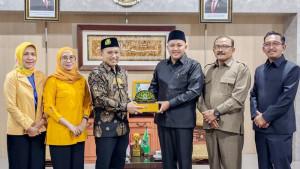 SILATURAHMI-Jajaran-pengurus-baru-DPD-Partai-Golkar-Kabupaten-Pasuruan.jpg