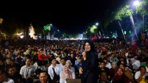 Suasana-meriah-nobar-Semifinal-Piala-Asia-U-23-di-depan-Pendopo-Banyuwangi.jpg