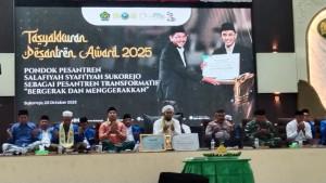 TASYAKURAN-Pengasuh-Ponpes-Salafiyah-Syafiiyah-Sukorejo.jpg