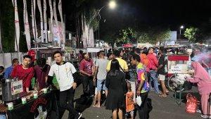 nobar-di-depan-Pendapa-Sabha-Swagatha-Banyuwangi-Senin-2942024-malam.jpg