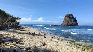 papuma-jember-sepi.jpg