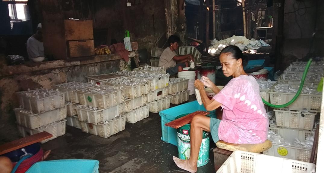 Aktifitas-karyawan-pabrik-tahu-Jumhari-di-Kelurahan-Gebang-Kecamatan-Patrang-Minggu-2512026.jpg