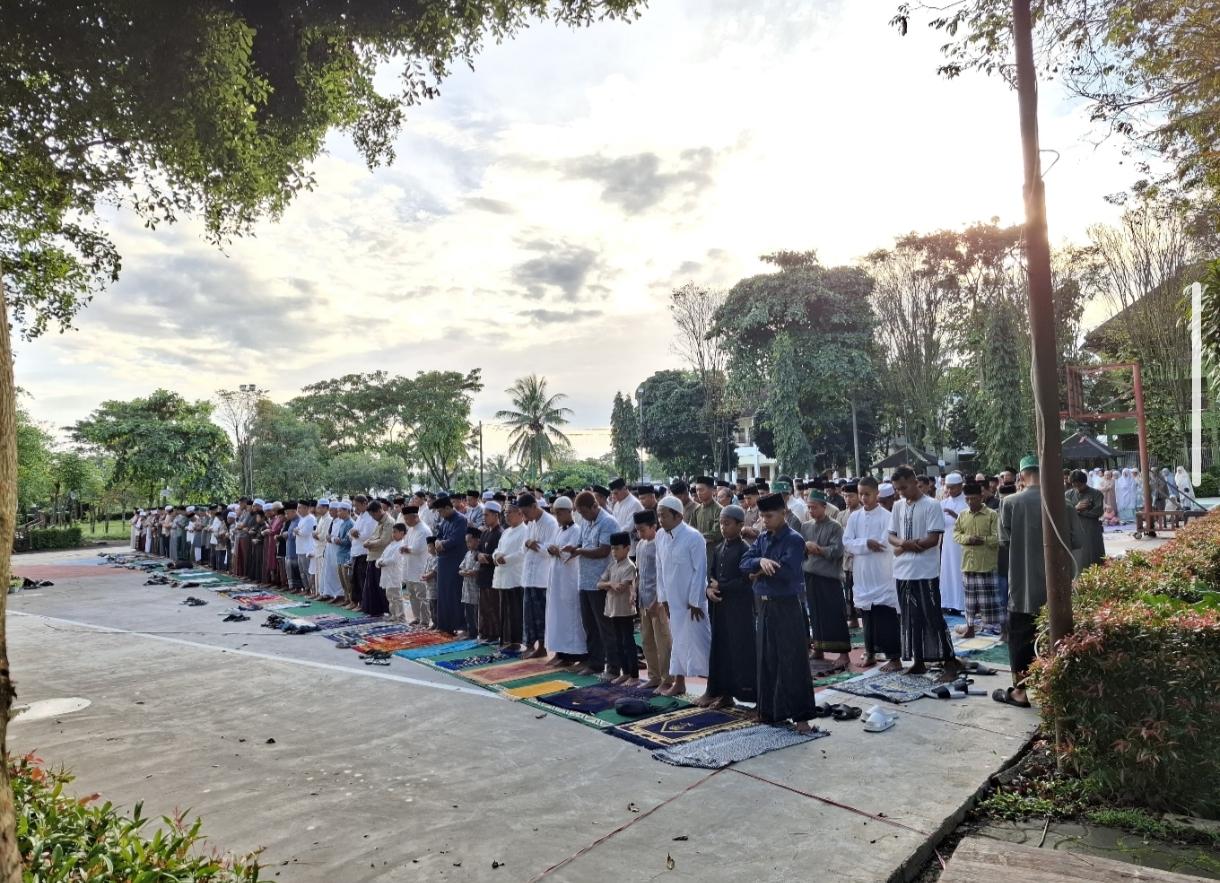 Ponpes Al Islah Bondowoso Salat Id dan Lebaran Hari Ini